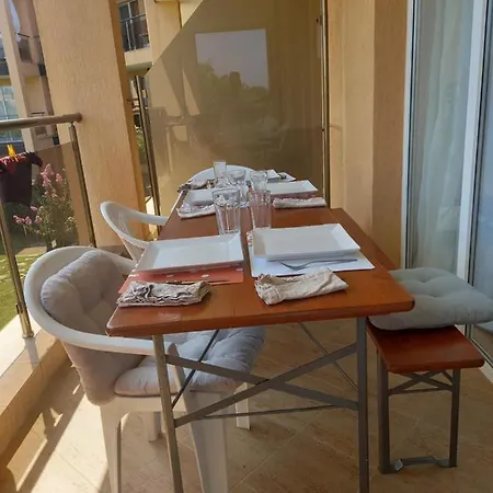 Sozopoli Hills, App B7 *